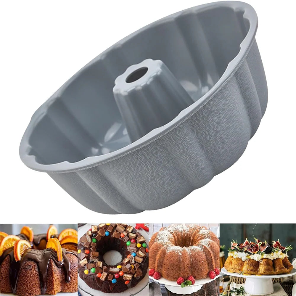 "Bake like a pro with the 10’’ Bundt cake pan—non-stick, fluted, and perfect for creating beautiful cakes! 🎂